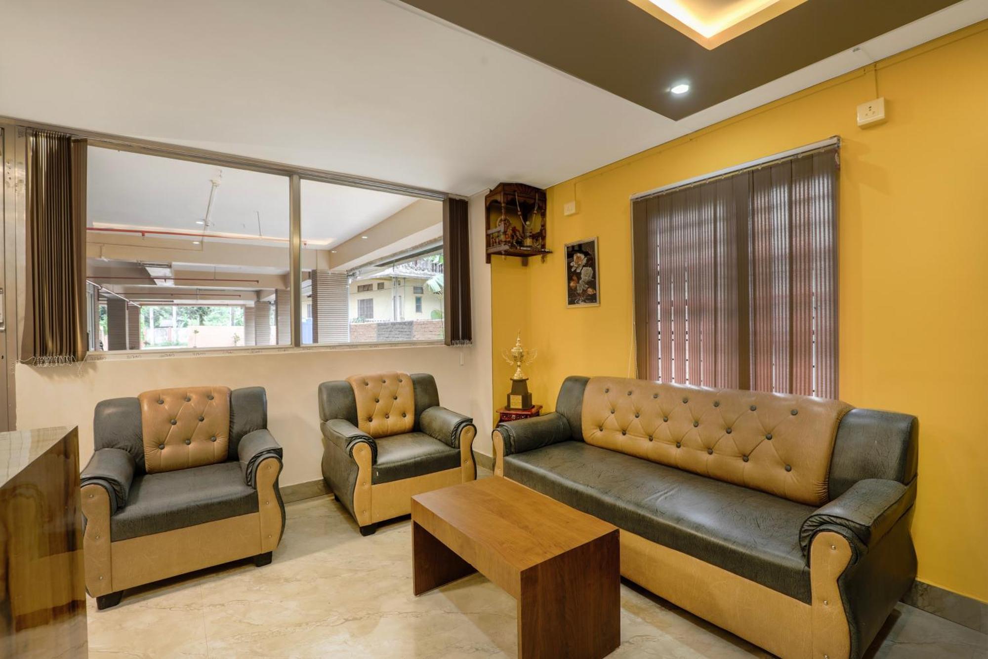 גווהטי Treebo Urban Oasis Inn מראה חיצוני תמונה