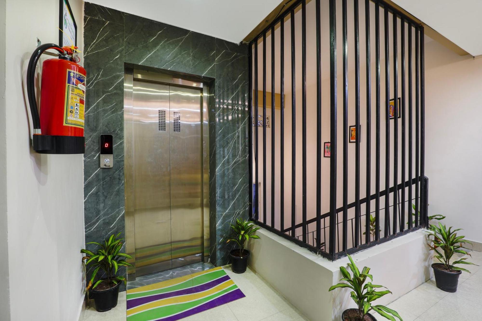 גווהטי Treebo Urban Oasis Inn מראה חיצוני תמונה